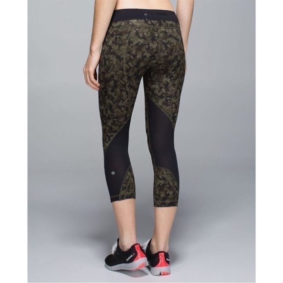 Lululemon Run Inspire Crop II Leggings 23” Mystic Jungle Fatigue Green Size 6 - Picture 3 of 9